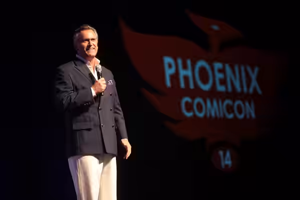 Bruce Campbell speaking at the 2014 Phoenix Comicon at the Phoenix Convention Center in Phoenix, Arizona. Please attribute to Gage Skidmore if used elsewhere.