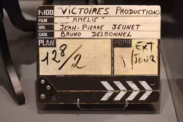 Clap du film Le Fabuleux Destin d'Amélie Poulain. Exposition "Caro/Jeunet" au musée Minature et Cinéma en 2018-2019.