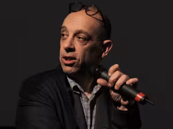 Bruno Delbonnel répondant aux questions des étudiants du ciné club Louis Lumière (Cinéma le Grand Action, Paris, juin 2012)