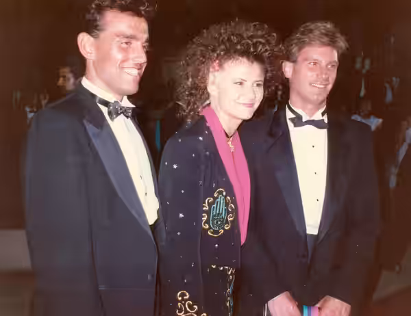 Jim &amp; Todd pose with Tracey Ullman outside the theater after the 40th Annual Primetime Emmy Awards, 8/28/88 - Permission granted to copy, publish, broadcast (1988)