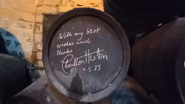 Bota firmada por el actor norteamericano Charlton Heston en 1975. (2023)
