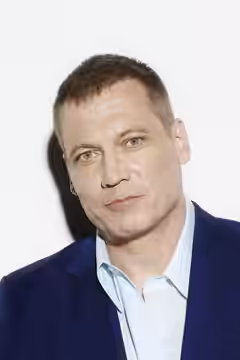Holt McCallany