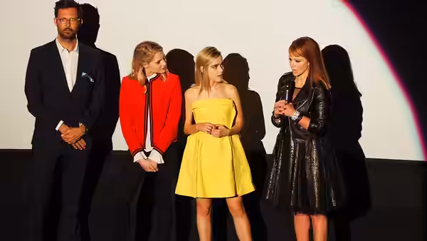 Lauren Holly speaking at a premiere (2015)