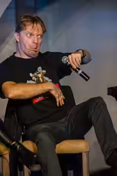 Alex Zahara [10] (2016)