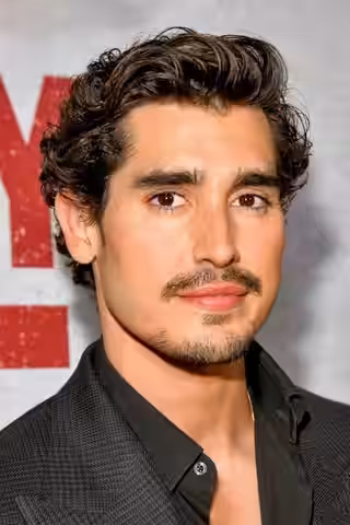 Henry Zaga