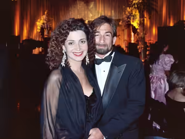 Annie Potts at the Governor's Ball following the 41st Annual Emmy Awards, 9/17/89 - Permission granted to copy, publish, broadcast or post but please credit "ph (2006)