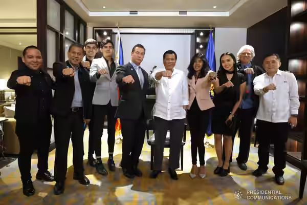 President Rodrigo Roa Duterte strikes his signature pose with Hollywood actor Stephen Baldwin, Presidential Communications Assistant Secretary Mocha Uson, Sec.  (2018)