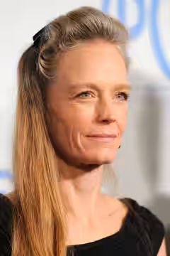 Suzy Amis Cameron