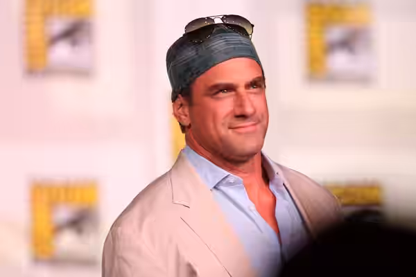 Chris Meloni speaking at the 2012 San Diego Comic-Con International in San Diego, California. Please attribute to Gage Skidmore if used elsewhere.