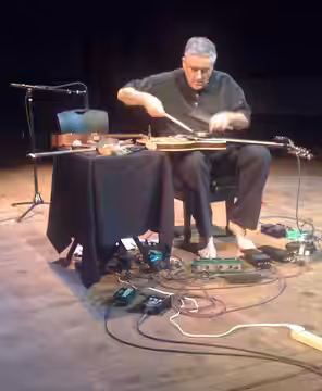 Fred Frith performing in Wallingford, Seattle, 2009-04-25.