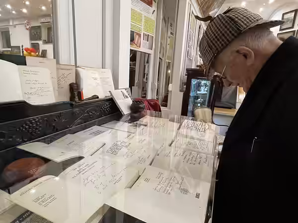 Matija Bećković in Adligat at the opening of the exhibition "Balkan spy, professional, genius of the theater Danilo Bata Stojković", 2021.