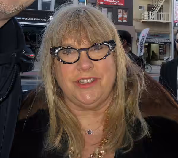 Star of Clue, Police Academy 2, and Die Hard with a Vengeance. (2018)