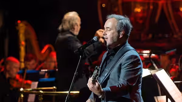 The Sound Of 007 With Dame Shirley Bassey, Jamie Cullum, Skin, Lulu, Ella Eyre, Garbage, Don Black, Hans Zimmer, Paloma Faith, David Arnold and the Royal Philha (2022)