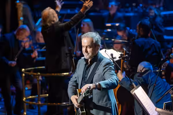 The Sound Of 007 With Dame Shirley Bassey, Jamie Cullum, Skin, Lulu, Ella Eyre, Garbage, Don Black, Hans Zimmer, Paloma Faith, David Arnold and the Royal Philha (2022)