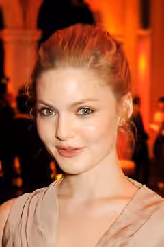 Holliday Grainger