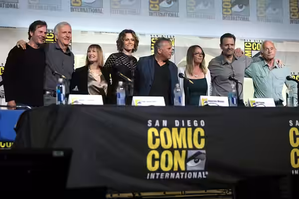 Bill Paxton, James Cameron, Gale Anne Hurd, Sigourney Weaver, Paul Reiser, Carrie Henn, Michael Biehn and Lance Henriksen speaking at the 2016 San Diego Comic C