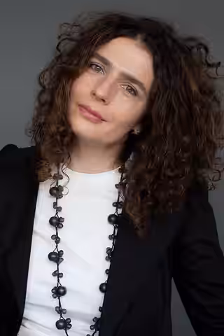 Arsinée Khanjian