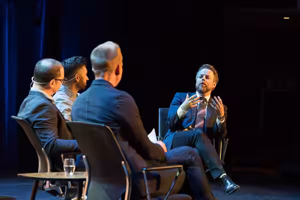 Med Hrishikesh Hirway, Joshua Malina, Torbjørn Røe Isaksen. Moderator: Eirik Bergesen. (2018)