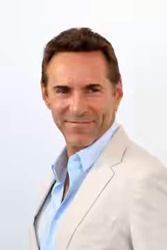 Alessandro Nivola