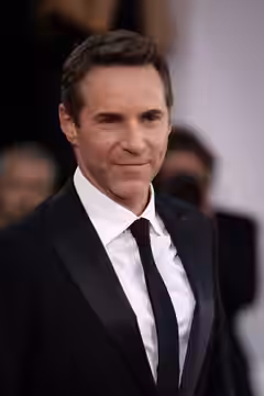 Alessandro Nivola