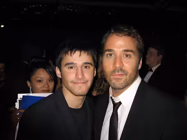 actor Josh Wood and actor Jeremy Piven (2009)
