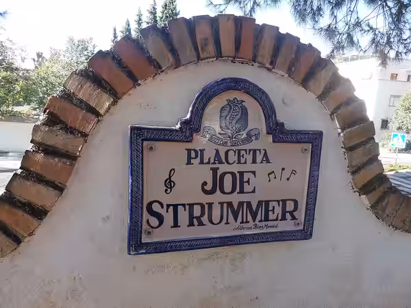 Andalousie, Grenade, square Joe Strummer. The Clash. The British punk legend has a square named after him in Granada (Andalucia). The Spaniards helped introduce (2013)