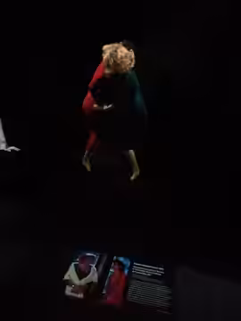 Costumes portés par Fanny Ardant et Catherine Deneuve dans "Huit Femmes", à l'expo Cinémode de la Cinémathèque française. (2022)