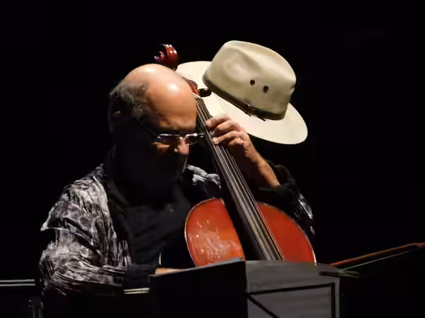 Jun Miyake and Ryuichi Sakamoto at Ibirapuera Park (2017).