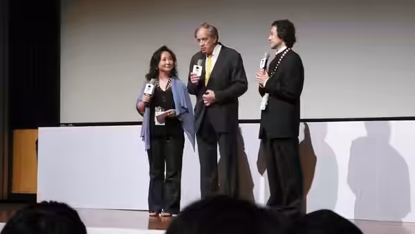 Arthur Cohn (center), producer of The Yellow Handkerchief at the Hong Kong International Film Festival. (2009)