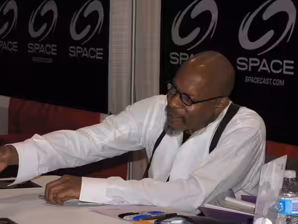 Captain Benjamin Sisko, Avery Brooks. (2009)