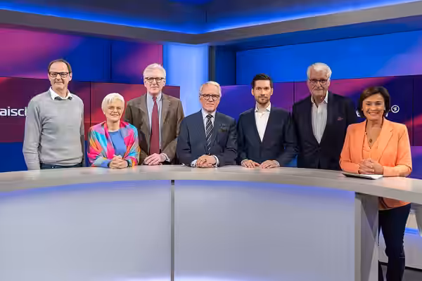 Gruppenfoto in WDR-Show Maischberger at 2025-11-05