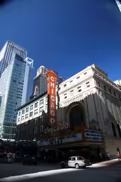 source : Wikipédia <a href="http://www.thechicagotheatre.com/" rel="nofollow">www.thechicagotheatre.com/</a> <a href="http://en.wikipedia.org/wik (2010)
