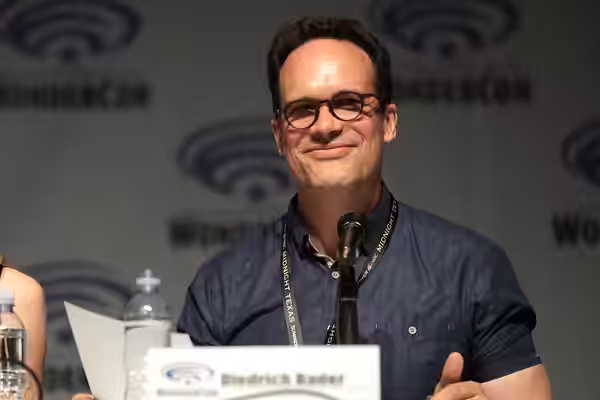Diedrich Bader speaking at the 2017 WonderCon at the Anaheim Convention Center in Anaheim, California. Please attribute to Gage Skidmore if used elsewhere.