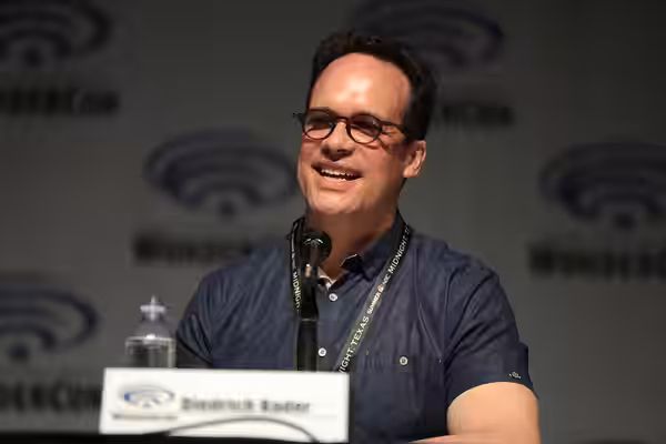 Diedrich Bader speaking at the 2017 WonderCon at the Anaheim Convention Center in Anaheim, California. Please attribute to Gage Skidmore if used elsewhere.