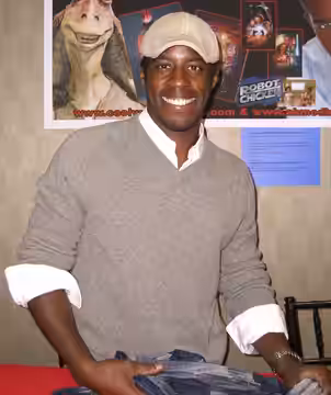 Ahmed Best at the Big Apple Convention in Manhattan, October 2, 2010, his first convention appearance. Photo by Luigi Novi. This photo may be used, modified and