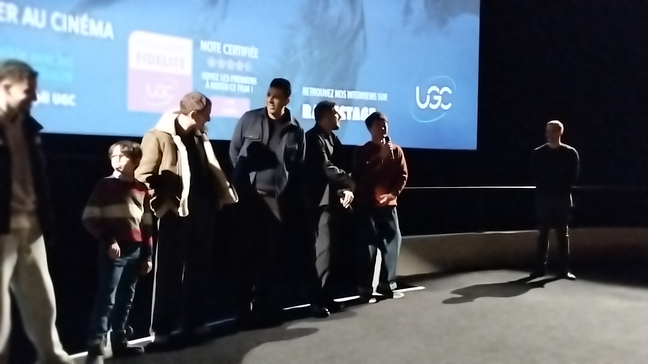 L'équipe du film "Grand ciel" lors de l'avant-première à l'UGC Ciné Cité Les Halles: Samir Guesmi, Damien Bonnard, etc. (2026)