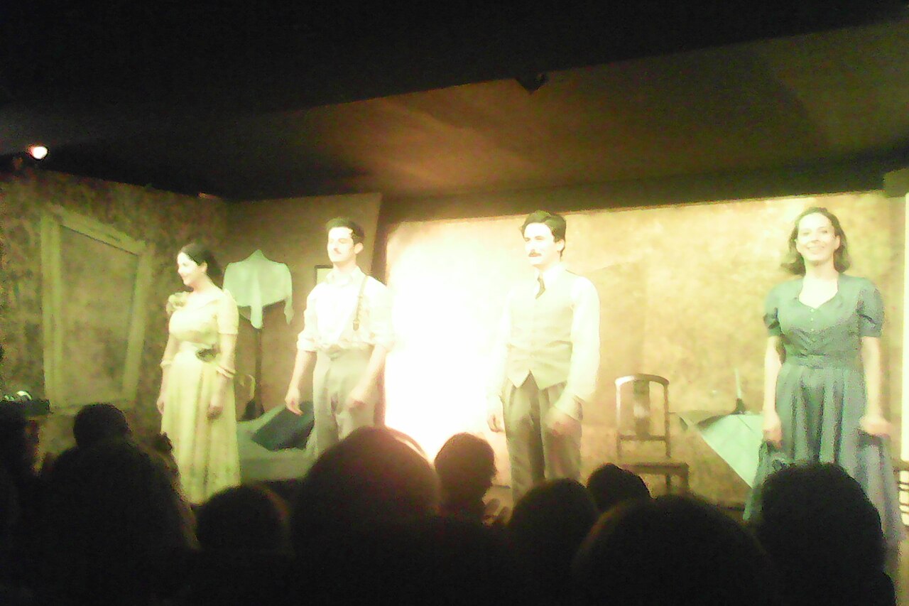 Cristiana Reali, Ophélia Kolb, Charles Templon et Félix Beaupérin, la troupe de "La Ménagerie de verre" de Tennessee Williams jouée au théâtre de Poche Montparn (2018)