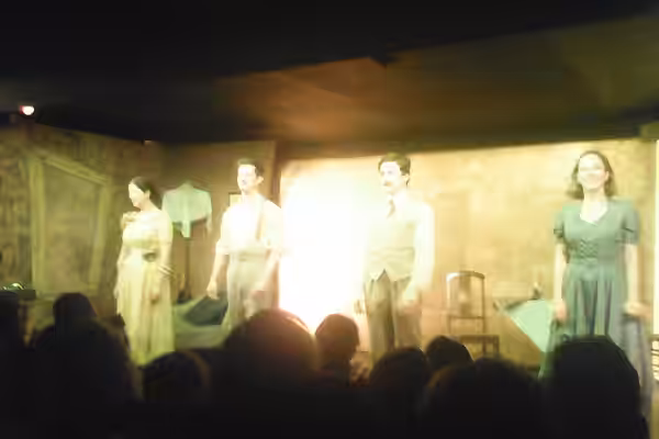 Cristiana Reali, Ophélia Kolb, Charles Templon et Félix Beaupérin, la troupe de "La Ménagerie de verre" de Tennessee Williams jouée au théâtre de Poche Montparn (2018)