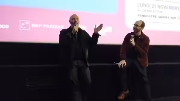 Cédric Klapisch présentant "Les Nuits de Cabiria" de Federico Fellini au Grand Action, en novembre 2022.