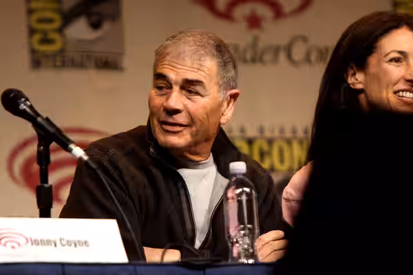 Robert Forster speaking at the 2012 WonderCon in Anaheim, California. Please attribute to Gage Skidmore if used elsewhere.
