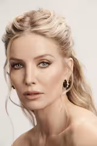 Annabelle Wallis