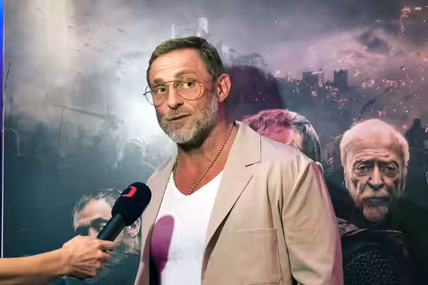 Novinářská konference 5.9.2022. Autor: Blanka Borová (Karolína Černá) pro Kritiky.cz