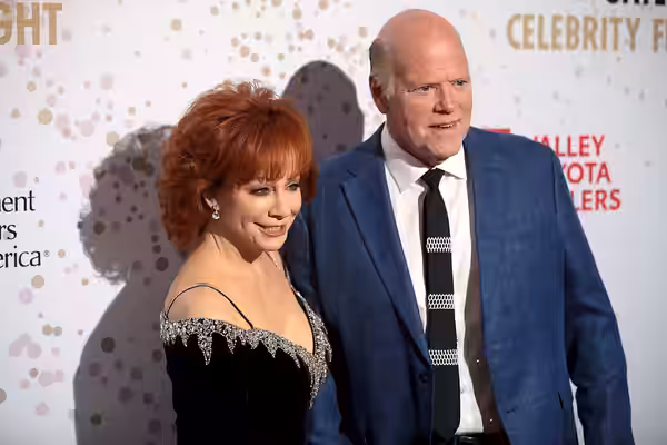 Reba McEntire and Rex Linn on the red carpet at 2022 Gateway Celebrity Fight Night at the JW Marriott Desert Ridge Resort &amp; Spa in Phoenix, Arizona. Please 