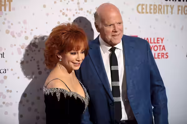 Reba McEntire and Rex Linn on the red carpet at 2022 Gateway Celebrity Fight Night at the JW Marriott Desert Ridge Resort &amp; Spa in Phoenix, Arizona. Please 