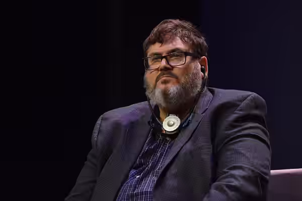 Rencontre Batman, un genre démasqué avec les auteurs américains Paul Dini, Frank Miller et le dessinateur britannique Jock, le journaliste Lloyd Chéry et l'édit (2019)