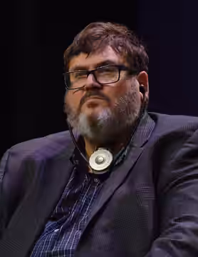 Rencontre Batman, un genre démasqué avec les auteurs américains Paul Dini, Frank Miller et le dessinateur britannique Jock, le journaliste Lloyd Chéry et l'édit (2019)