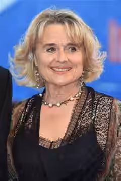 Sinéad Cusack
