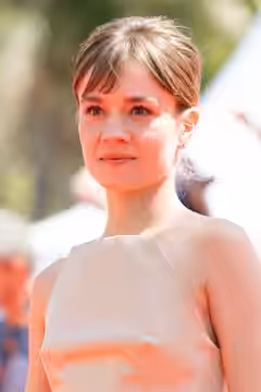 Lea Drinda presenting the movie Sound of Falling at the 2025 Cannes Film Festival