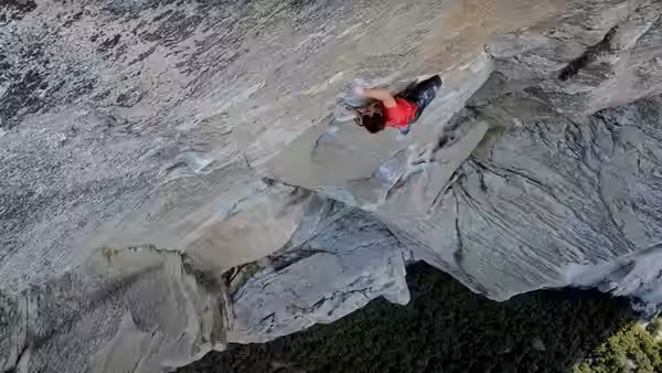 Alex Honnold free soloing "Freerider" (5.13a, 30-pitches, 915-metres) on El Capitan, Yosemite, California (2017)