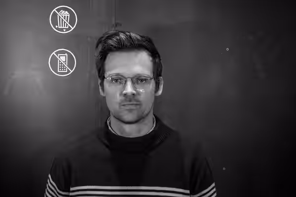 Portrait of film director Matthew Rankin, shot at the Cinémathèque québécoise during a Wikipedia evening on his work. The background was chosen by Mr. Rankin. (2018)